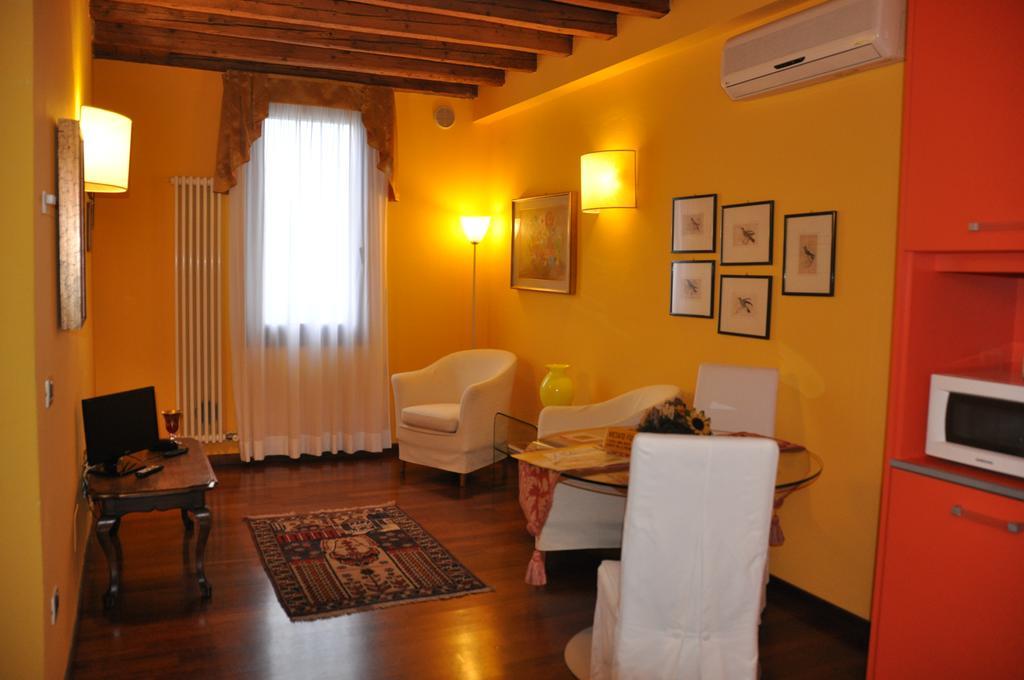 Piazza Nova Guest House Ferrara Room photo