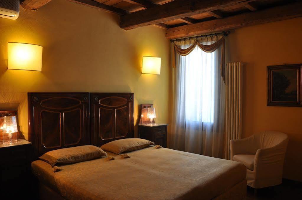 Piazza Nova Guest House Ferrara Exterior photo